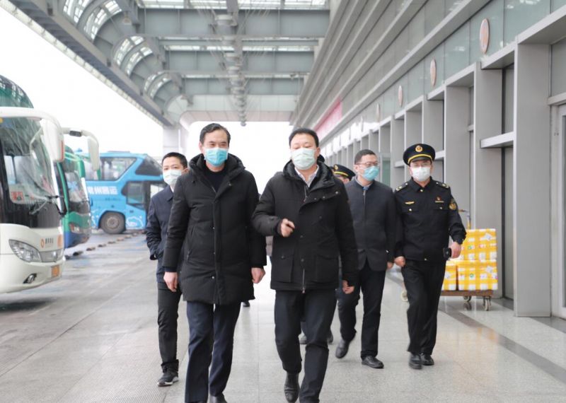 局領(lǐng)導至常州汽車站開展節(jié)前一線服務(wù)窗口走訪和安全、防疫督查